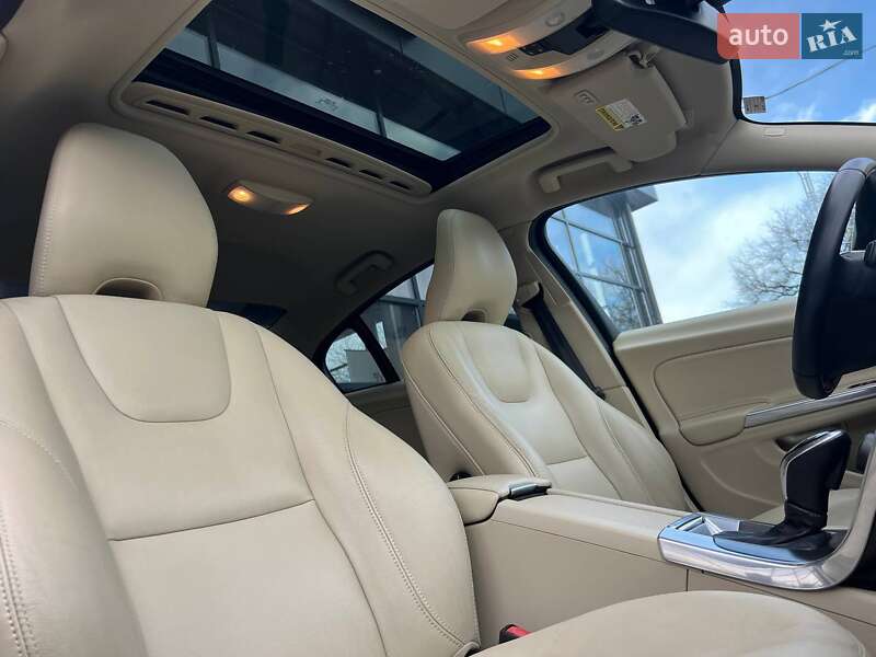 Седан Volvo S60 2014 в Івано-Франківську