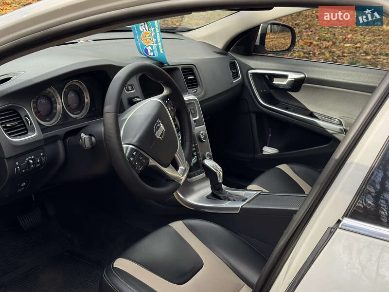 Седан Volvo S60 2013 в Києві фото 7 Седан Volvo S60 2013 в Києві