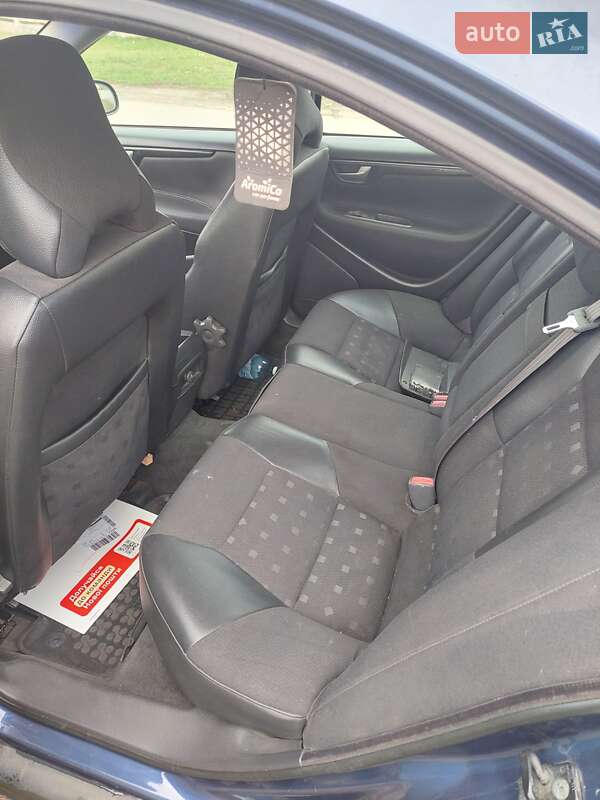 Седан Volvo S60 2002 в Боровой