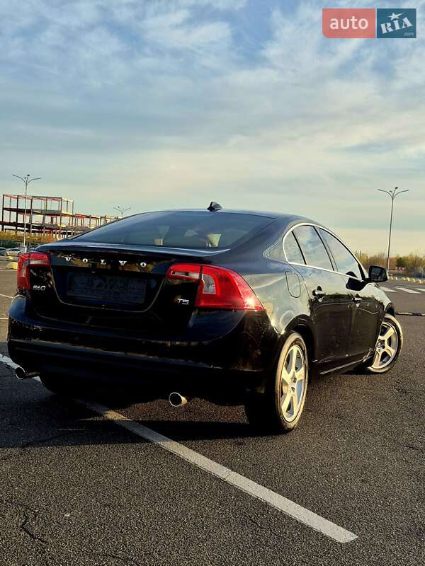 Седан Volvo S60 2012 в Киеве