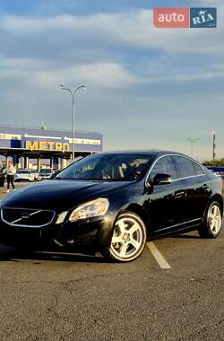 Седан Volvo S60 2012 в Києві