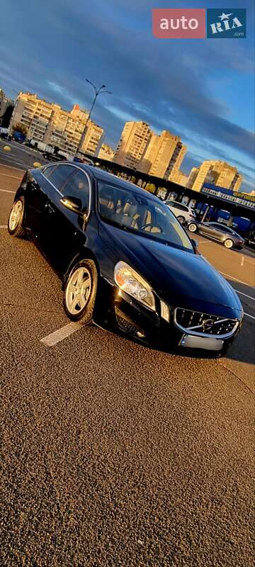 Седан Volvo S60 2012 в Киеве