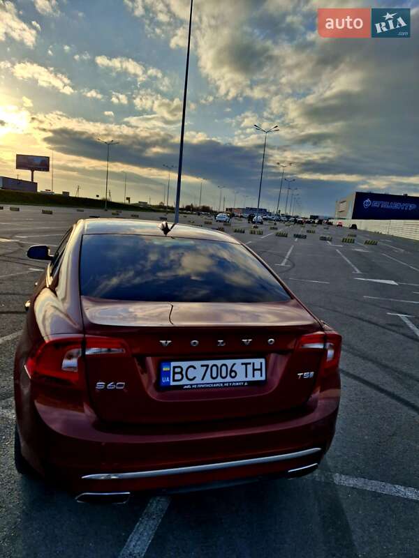 Седан Volvo S60 2016 в Львове
