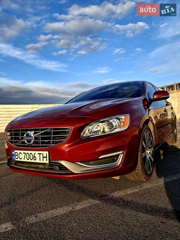 Седан Volvo S60 2016 в Львове