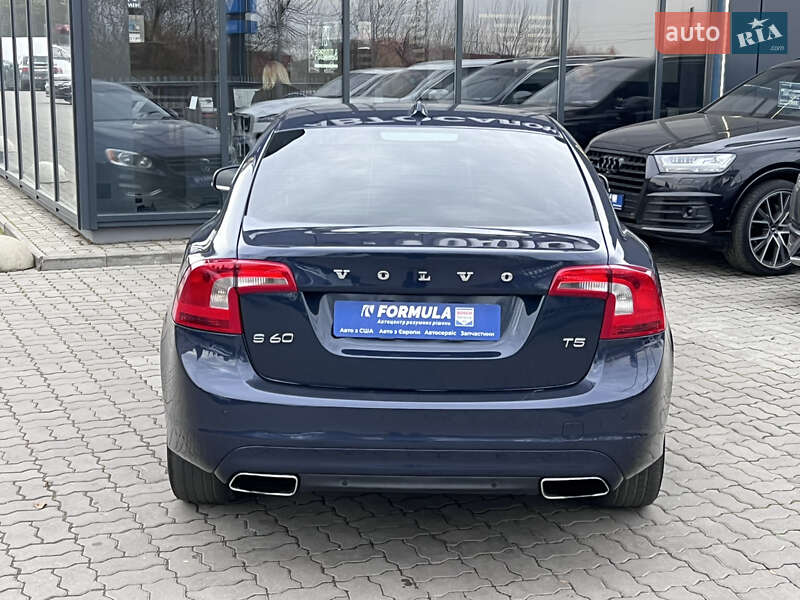 Седан Volvo S60 2014 в Нововолынске