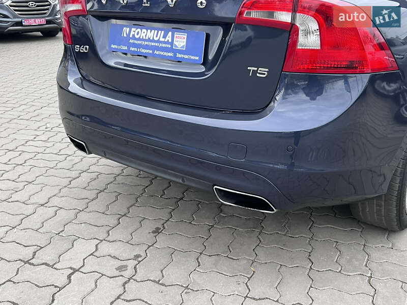 Седан Volvo S60 2014 в Нововолынске