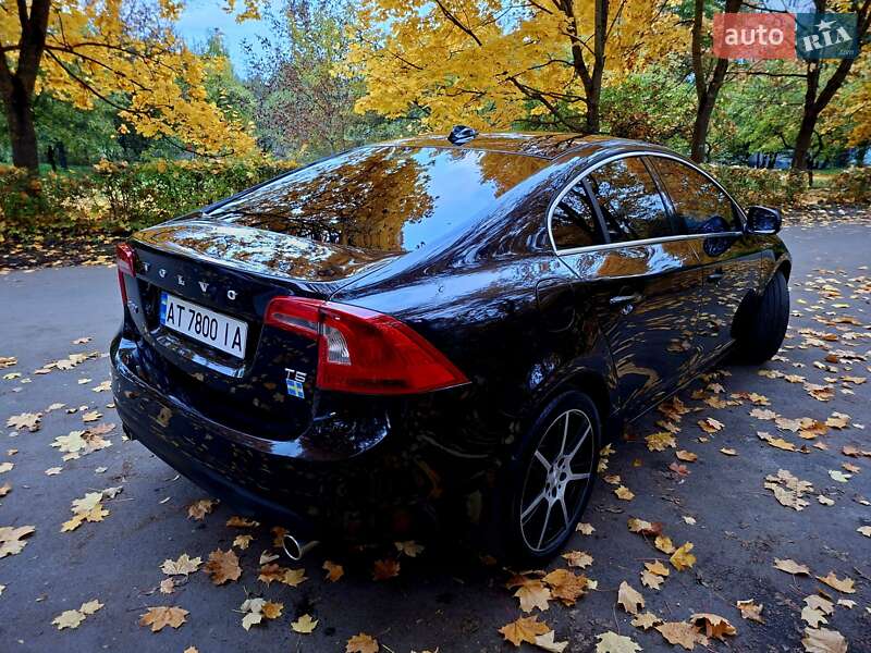 Седан Volvo S60 2012 в Ивано-Франковске