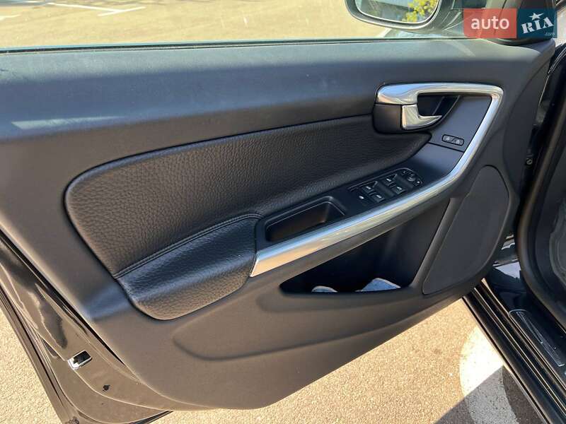 Седан Volvo S60 2013 в Киеве фото 12 Седан Volvo S60 2013 в Киеве
