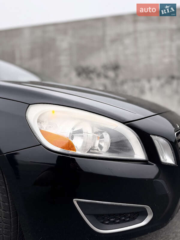 Седан Volvo S60 2013 в Львове