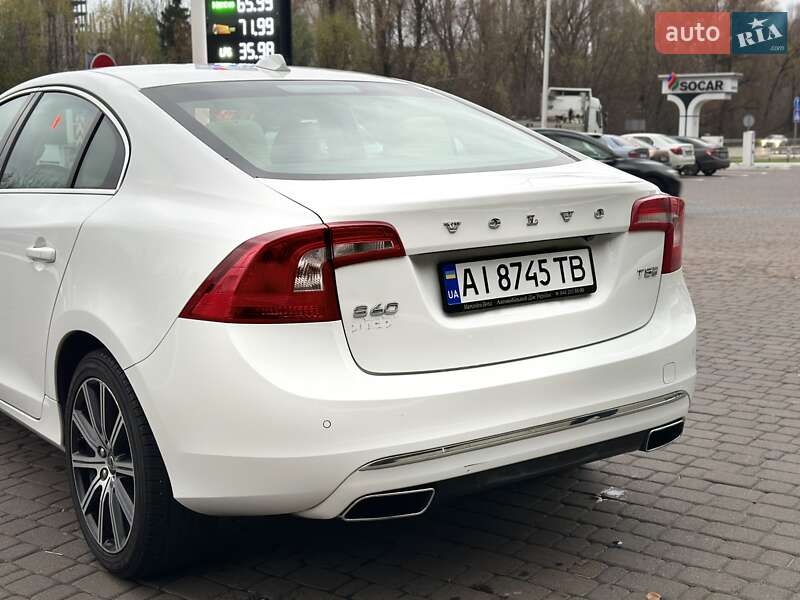 Седан Volvo S60 2016 в Києві