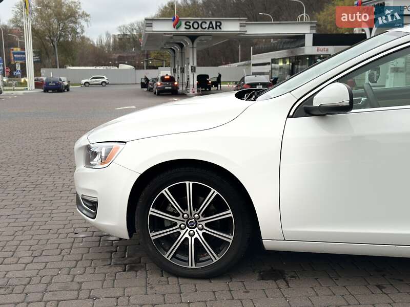 Седан Volvo S60 2016 в Києві