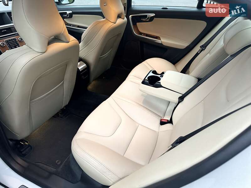 Седан Volvo S60 2016 в Києві