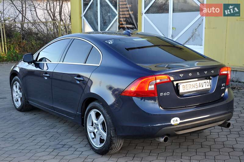 Седан Volvo S60 2012 в Львове