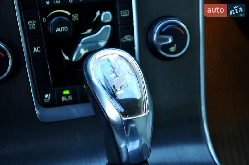 Седан Volvo S60 2012 в Львове