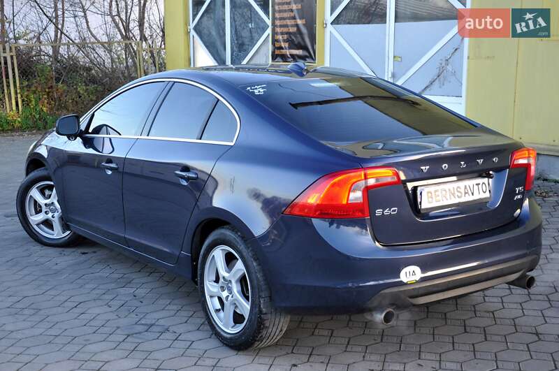 Седан Volvo S60 2012 в Львове