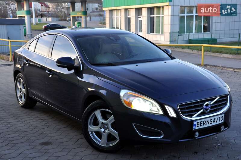 Седан Volvo S60 2012 в Львове