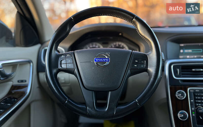 Седан Volvo S60 2011 в Львове