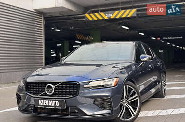 Седан Volvo S60 2019 в Киеве