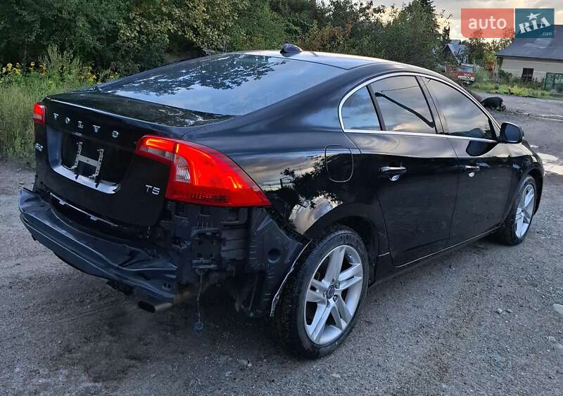 Седан Volvo S60 2015 в Отынии фото 7 Седан Volvo S60 2015 в Отынии