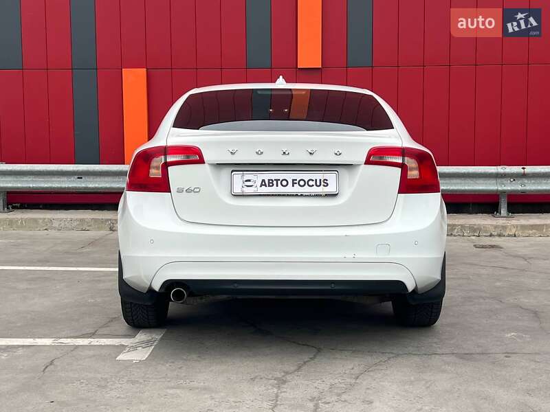 Седан Volvo S60 2015 в Києві