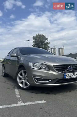 Седан Volvo S60 2016 в Хмельницком