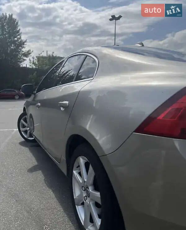 Седан Volvo S60 2016 в Хмельницькому