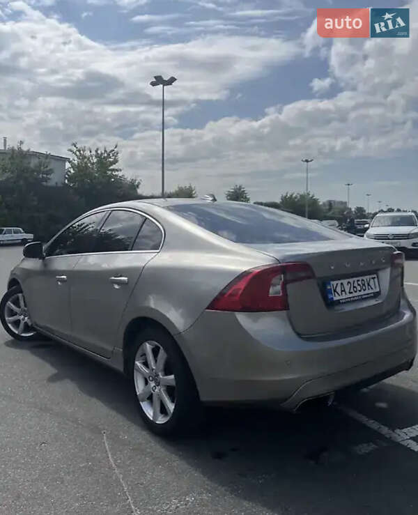 Седан Volvo S60 2016 в Хмельницькому