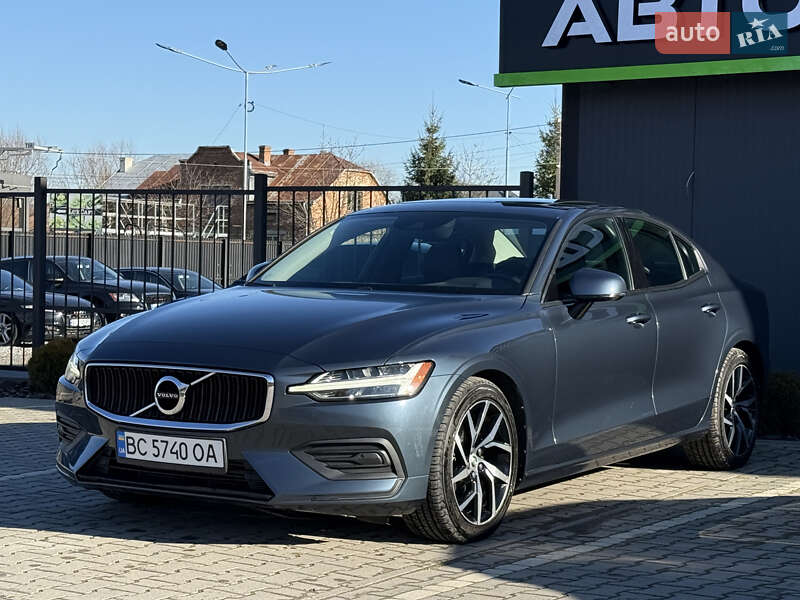 Седан Volvo S60 2019 в Львові