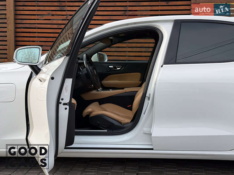 Седан Volvo S60 2020 в Одессе