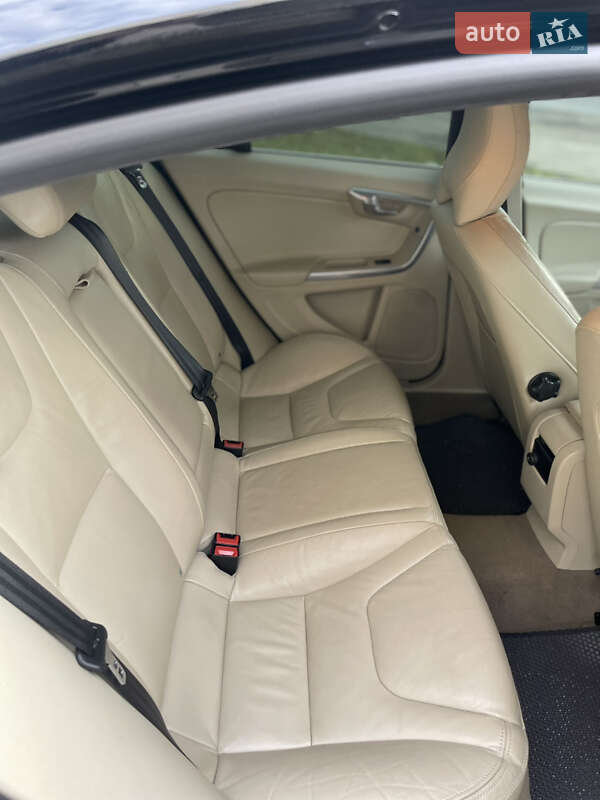 Седан Volvo S60 2012 в Івано-Франківську