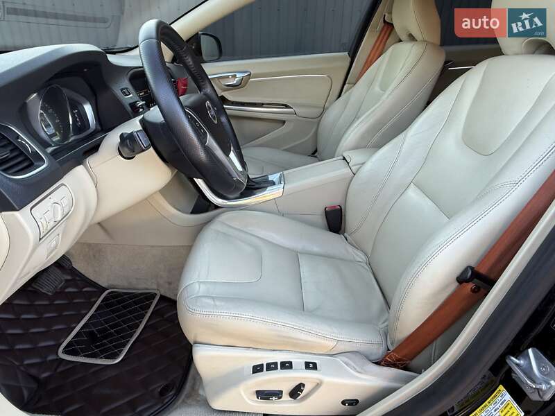 Седан Volvo S60 2015 в Борисполе