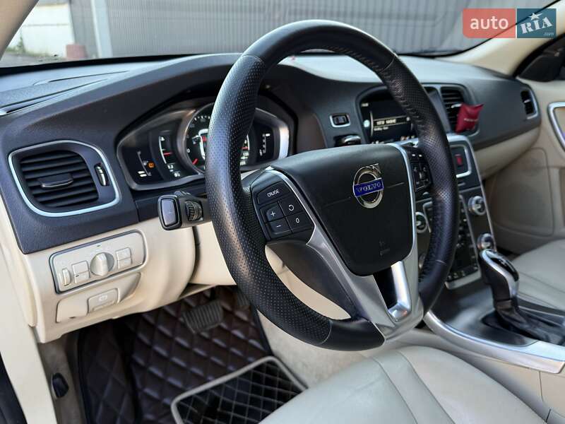 Седан Volvo S60 2015 в Борисполе