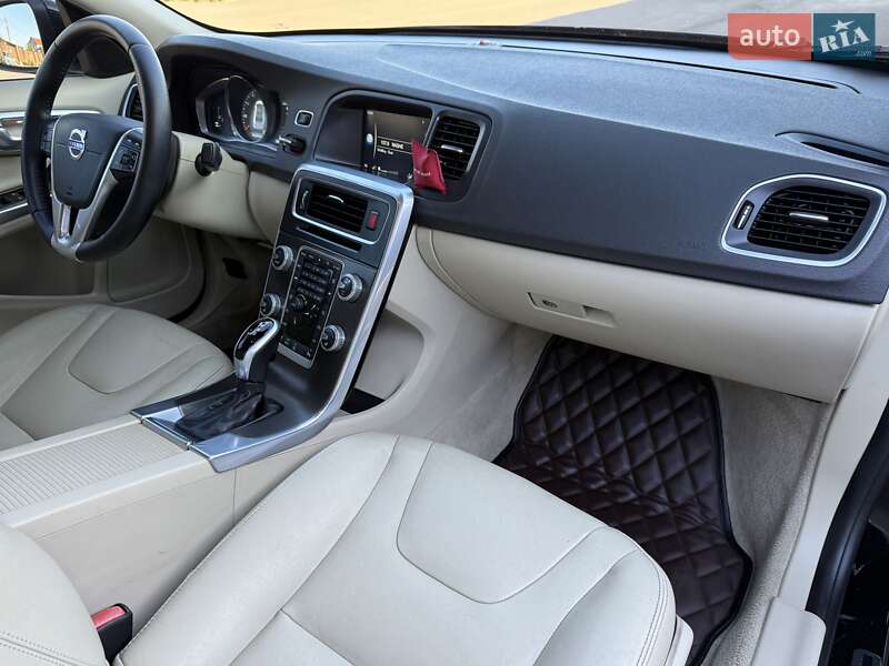 Седан Volvo S60 2015 в Борисполе