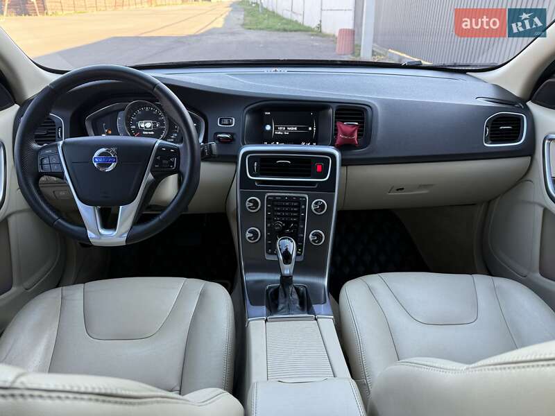 Седан Volvo S60 2015 в Борисполе