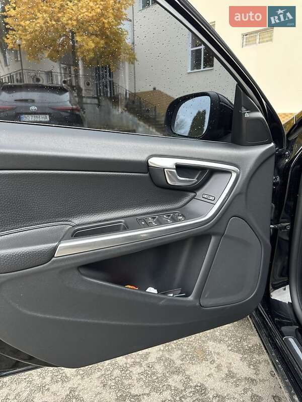 Седан Volvo S60 2013 в Тернополе