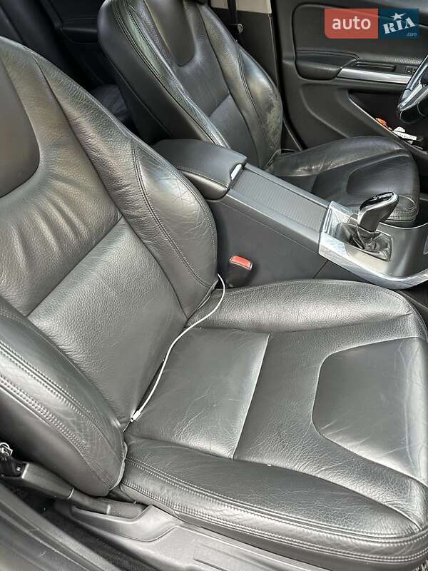 Седан Volvo S60 2013 в Тернополе