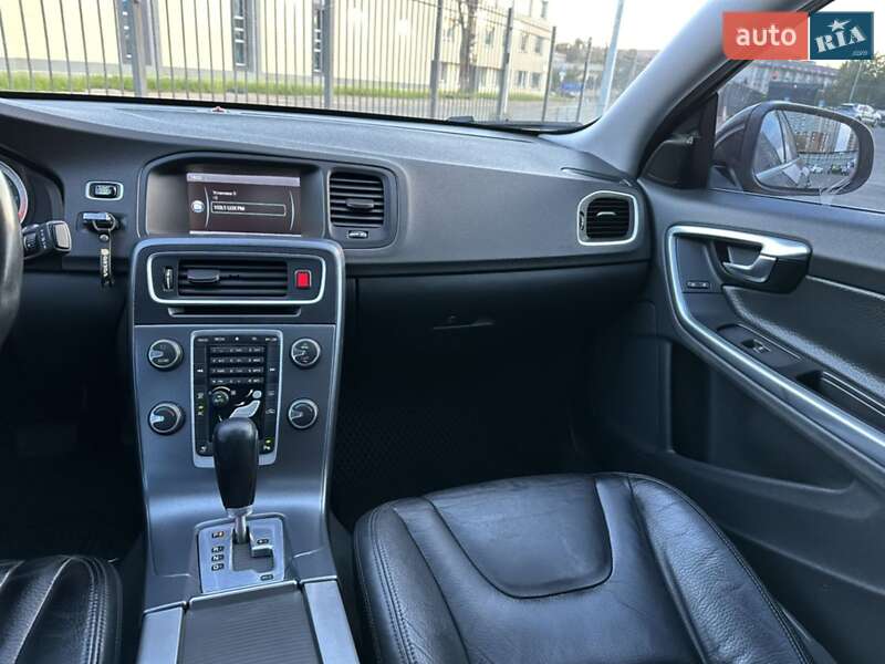 Седан Volvo S60 2011 в Киеве