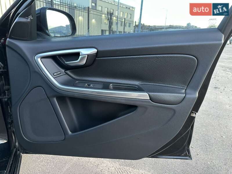 Седан Volvo S60 2011 в Киеве