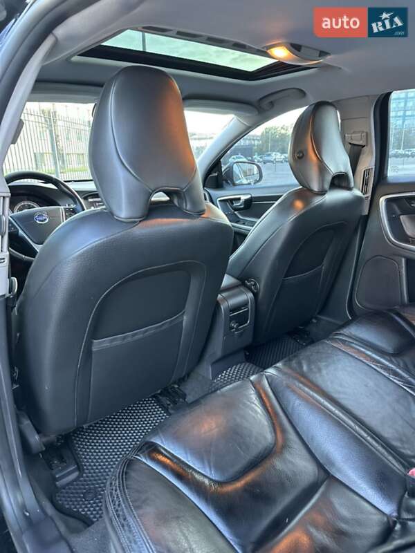 Седан Volvo S60 2011 в Киеве