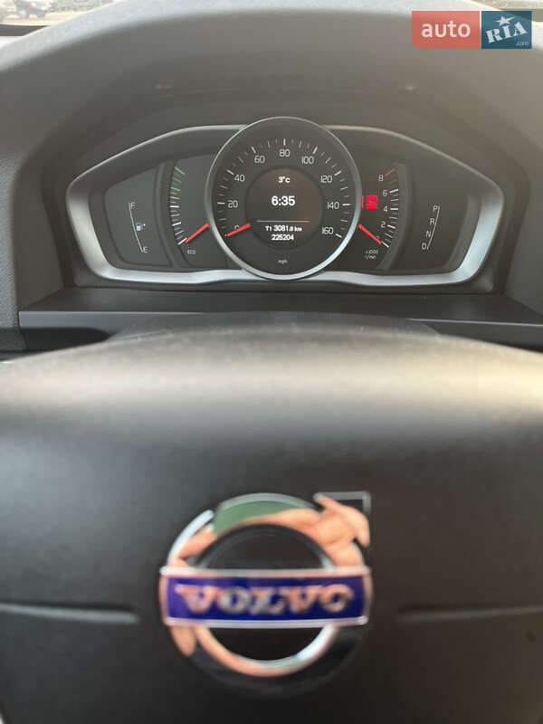 Седан Volvo S60 2016 в Киеве