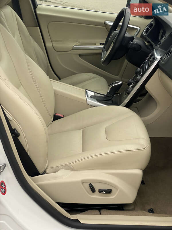 Седан Volvo S60 2014 в Києві фото 24 Седан Volvo S60 2014 в Києві
