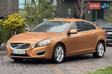 Седан Volvo S60 2011 в Киеве
