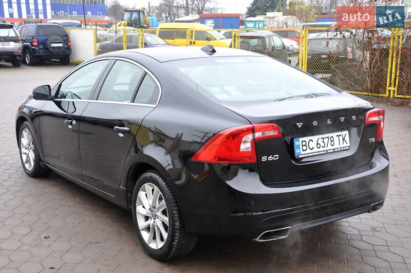 Седан Volvo S60 2016 в Львові
