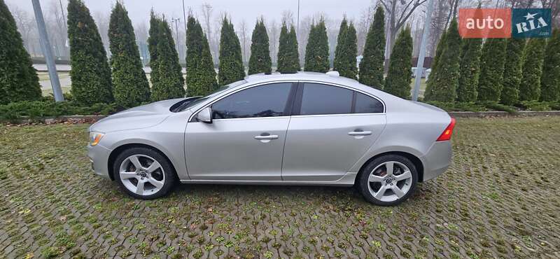 Седан Volvo S60 2013 в Харькове