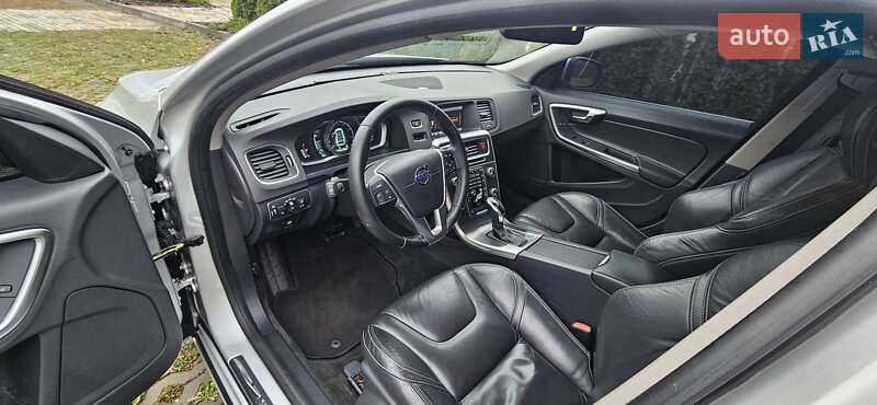 Седан Volvo S60 2013 в Харькове