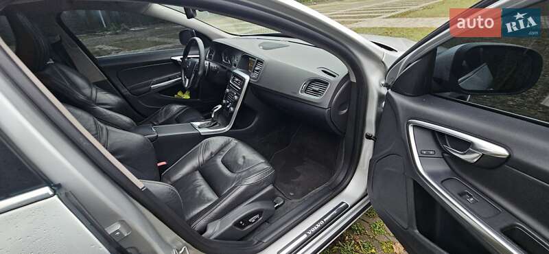 Седан Volvo S60 2013 в Харькове