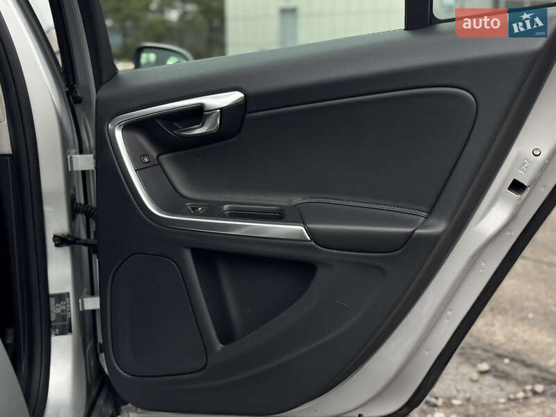 Седан Volvo S60 2016 в Радивилове фото 45 Седан Volvo S60 2016 в Радивилове