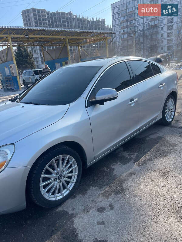 Седан Volvo S60 2011 в Запорожье