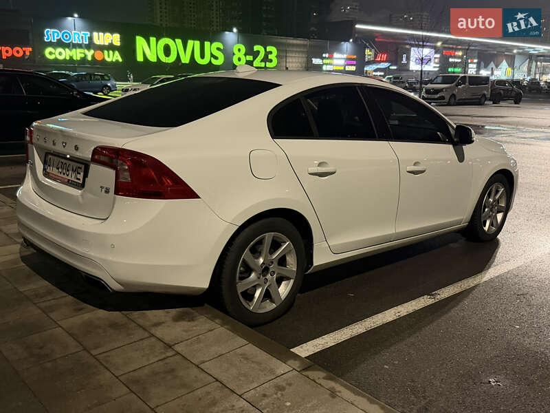 Седан Volvo S60 2014 в Киеве фото 5 Седан Volvo S60 2014 в Киеве