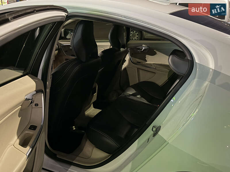 Седан Volvo S60 2014 в Киеве фото 11 Седан Volvo S60 2014 в Киеве